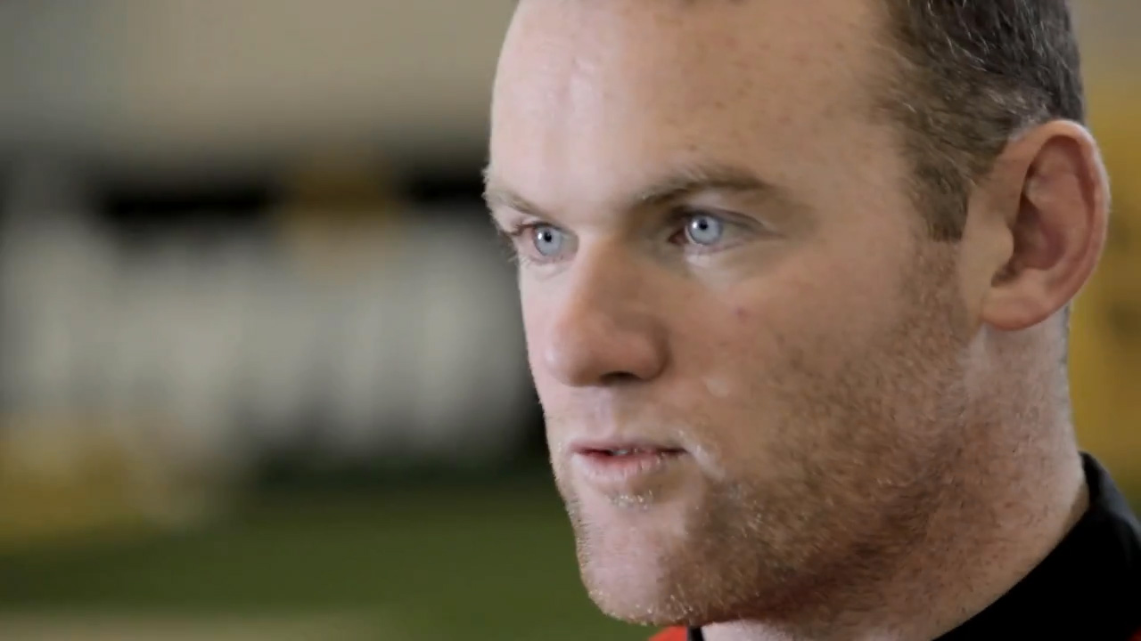 Wayne Rooney - Corner Kick Challenge