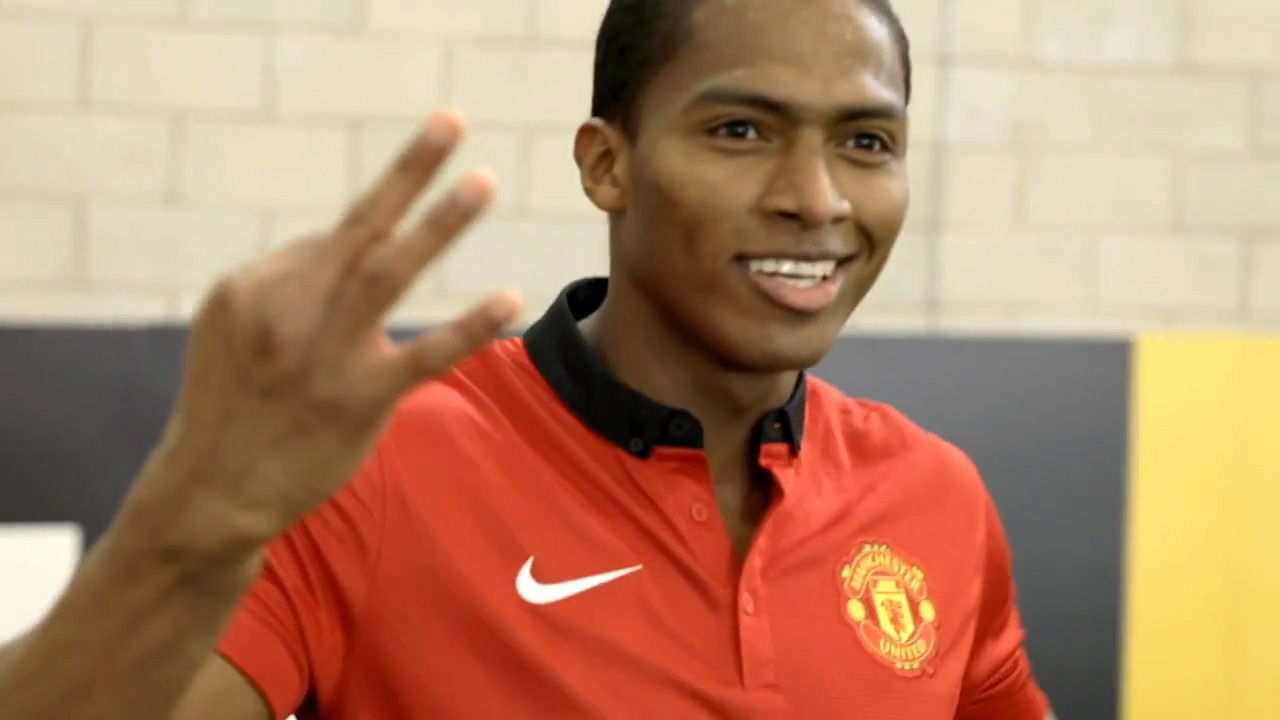Antonio Valencia - Corner Kick Challenge
